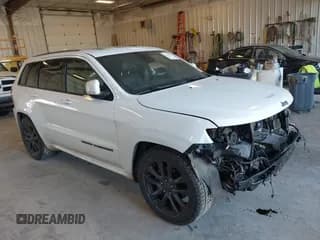 ✅ 2018 Jeep Grand Cherokee High Altitude • VIN: 1C4RJFCG5JC393221 • Лот: 43314905. Опубликован ранее на IAAI с пробегом 125 252 миль. Бесплатный доступ к архиву аукционных продаж из США и подробный отчёт об истории автомобиля на DreamBid. Изображение 1.