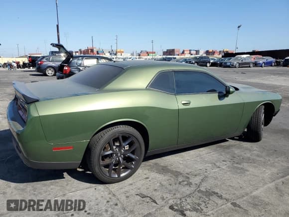 ✅ 2022 Dodge Challenger SXT • VIN: 2C3CDZAG2NH179151 • Lot: 69188354. Wystawiony na Copart z przebiegiem 19 465 mil. Bezpłatny archiwum sprzedaży aukcyjnych z USA i szczegółowy raport historii pojazdu na DreamBid. Zdjęcie 3.