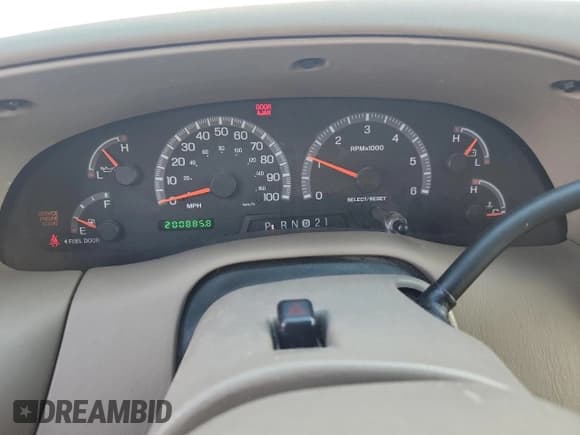 ✅ 2003 Ford F-150 XLT • VIN: 1FTRW08L73KC82473 • Lot: 82003195. Listed on Copart with 200,885 mi. Free auction sales archive from the USA and detailed vehicle history report at DreamBid. Image 9.