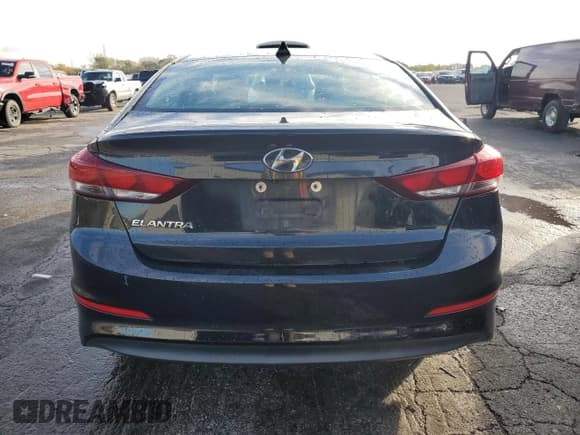 ✅ 2017 Hyundai Elantra SE • VIN: 5NPD84LF9HH025835 • Лот: 91516865. Опубликован ранее на Copart с пробегом 99 116 миль. Бесплатный доступ к архиву аукционных продаж из США и подробный отчёт об истории автомобиля на DreamBid. Изображение 6.