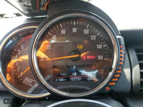 ✅ 2015 MINI Hardtop 4 Door • VIN: WMWXS5C56FT829947 • Lot: 62911434. Listed on Copart with 102,737 mi. Free auction sales archive from the USA and detailed vehicle history report at DreamBid. Image 9.