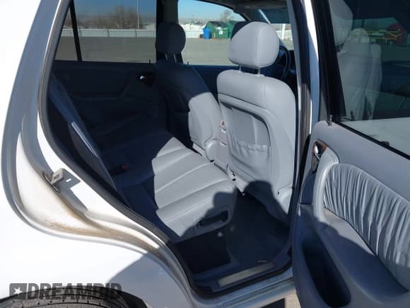 ✅ 2000 Mercedes-Benz M 320/430/500 • VIN: 4JGAB54E9YA165824 • Lot: 41587899. Listed on IAAI with 49,893 mi. Free auction sales archive from the USA and detailed vehicle history report at DreamBid. Image 8.