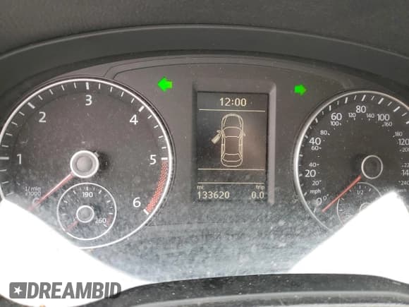 ✅ 2013 Volkswagen Passat SE • VIN: 1VWBN7A33DC116225 • Lot: 71102465. Wystawiony na Copart z przebiegiem 133 620 mil. Bezpłatny archiwum sprzedaży aukcyjnych z USA i szczegółowy raport historii pojazdu na DreamBid. Zdjęcie 9.