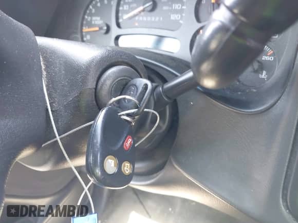 2007 Chevrolet Silverado 1500 LT1 z VIN 2GCEC13Z271162112, wystawiony jako IAAI lot #42003402 z przebiegiem 343 076 mil mil oraz . Historia ofert i sprzedaży dostępna na DreamBid. Obrazek 11.