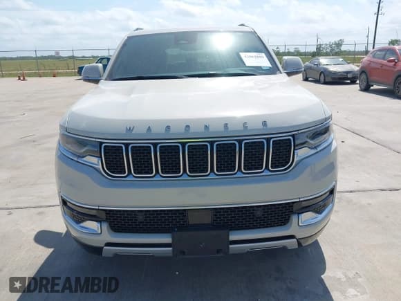 ✅ 2022 Jeep Wagoneer Series II • VIN: 1C4SJUBT2NS181344 • Lot: 42062809. Listed on IAAI with 40,389 mi. Free auction sales archive from the USA and detailed vehicle history report at DreamBid. Image 12.