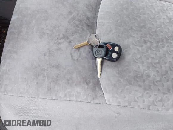 ✅ 2006 Saturn VUE • VIN: 5GZCZ33D86S826688 • Lot: 41613636. Wystawiony na IAAI z przebiegiem 237 759 mil. Bezpłatny archiwum sprzedaży aukcyjnych z USA i szczegółowy raport historii pojazdu na DreamBid. Zdjęcie 11.