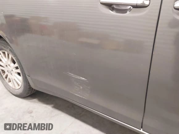 ✅ 2011 Toyota Sienna XLE • VIN: 5TDDK3DC1BS010103 • Lot: 41298618. Listed on IAAI with 304,384 mi. Free auction sales archive from the USA and detailed vehicle history report at DreamBid. Image 19.