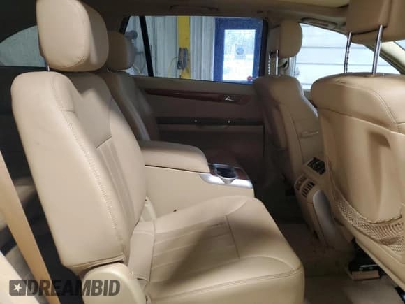 ✅ 2006 Mercedes-Benz R 3.5L • VIN: 4JGCB65E26A033806 • Lot: 50404585. Listed on Copart with 101,063 mi. Free auction sales archive from the USA and detailed vehicle history report at DreamBid. Image 11.