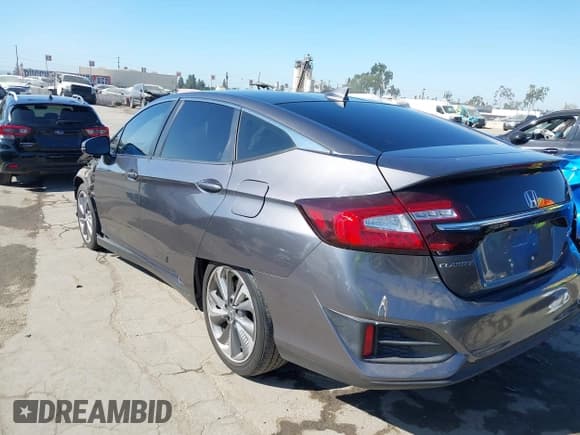 ✅ 2019 Honda Clarity • VIN: JHMZC5F19KC001305 • Лот: 43117833. Опубликован ранее на IAAI с пробегом 141 811 миль. Бесплатный доступ к архиву аукционных продаж из США и подробный отчёт об истории автомобиля на DreamBid. Изображение 3.