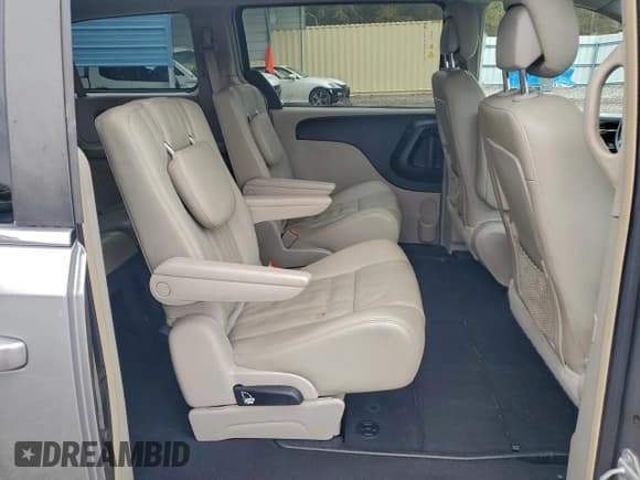 ✅ 2016 Chrysler Town & Country LX • VIN: 2C4RC1AG6GR104198 • Lot: 95103025. Listed on Copart with 73,243 mi. Free auction sales archive from the USA and detailed vehicle history report at DreamBid. Image 11.