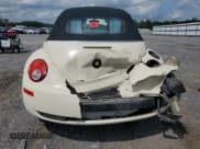 ✅ 2006 Volkswagen Beetle • VIN: 3VWRF31Y96M330010 • Lot: 64949335. Wystawiony na Copart z przebiegiem 131 107 mil. Bezpłatny archiwum sprzedaży aukcyjnych z USA i szczegółowy raport historii pojazdu na DreamBid. Zdjęcie 6.