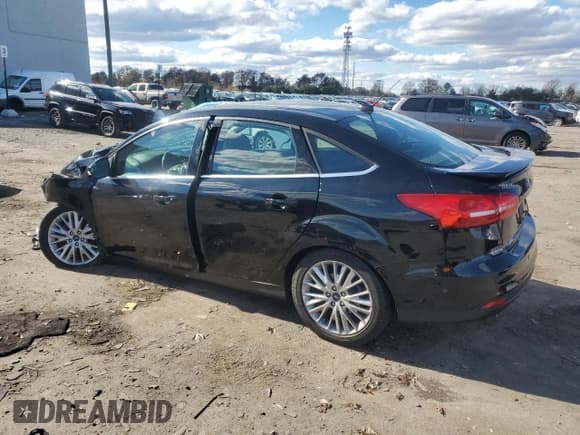 ✅ 2018 Ford Focus Titanium • VIN: 1FADP3J23JL293767 • Лот: 92047785. Опубликован ранее на Copart с пробегом Не указан. Бесплатный доступ к архиву аукционных продаж из США и подробный отчёт об истории автомобиля на DreamBid. Изображение 2.