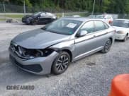 ✅ 2022 Volkswagen Jetta S • VIN: 3VWCM7BUXNM001782 • Lot: 42996106. Wystawiony na IAAI z przebiegiem 54 528 mil. Bezpłatny archiwum sprzedaży aukcyjnych z USA i szczegółowy raport historii pojazdu na DreamBid. Zdjęcie 2.