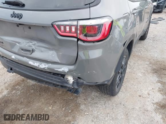 ✅ 2019 Jeep Compass Sport • VIN: 3C4NJDAB7KT846383 • Lot: 42341942. Wystawiony na IAAI z przebiegiem 61 636 mil. Bezpłatny archiwum sprzedaży aukcyjnych z USA i szczegółowy raport historii pojazdu na DreamBid. Zdjęcie 17.