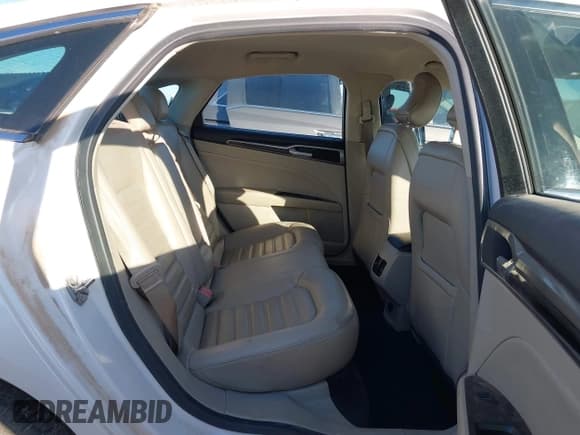 ✅ 2017 Ford Fusion SE • VIN: 3FA6P0HD3HR263954 • Lot: 43674815. Wystawiony na IAAI z przebiegiem 150 588 mil. Bezpłatny archiwum sprzedaży aukcyjnych z USA i szczegółowy raport historii pojazdu na DreamBid. Zdjęcie 8.