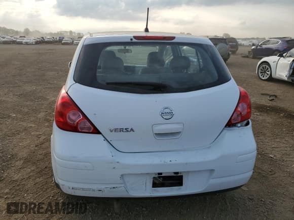 ✅ 2008 Nissan Versa S • VIN: 3N1BC13E58L354658 • Lot: 68847065. Wystawiony na Copart z przebiegiem Nie podano. Bezpłatny archiwum sprzedaży aukcyjnych z USA i szczegółowy raport historii pojazdu na DreamBid. Zdjęcie 6.