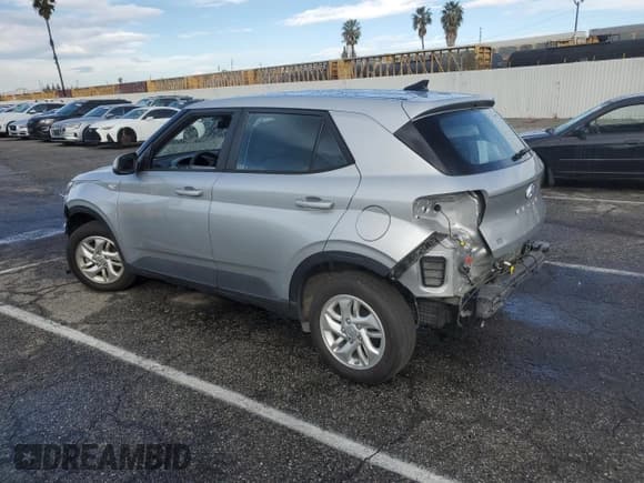 ✅ 2021 Hyundai Venue SE • VIN: KMHRB8A33MU069722 • Lot: 42709195. Wystawiony na Copart z przebiegiem 62 056 mil. Bezpłatny archiwum sprzedaży aukcyjnych z USA i szczegółowy raport historii pojazdu na DreamBid. Zdjęcie 2.