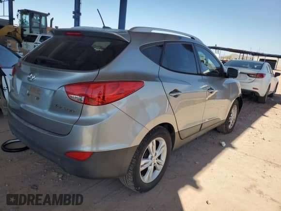 ✅ 2012 Hyundai Tucson GLS • VIN: KM8JU3AC5CU365513 • Lot: 72826584. Wystawiony na Copart z przebiegiem 223 223 mil mil. Skorzystaj z bezpłatnego archiwum sprzedaży aukcyjnych z USA i zobacz szczegółowy raport historii pojazdu na DreamBid. Zdjęcie 3.