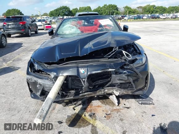 ✅ 2022 BMW M4 Competition xDrive • VIN: WBS33BA04NCJ30425 • Lot: 43452029. Listed on IAAI with 13,383 mi. Free auction sales archive from the USA and detailed vehicle history report at DreamBid. Image 12.