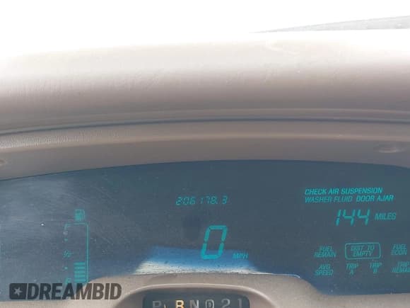 ✅ 1997 Lincoln Town Car Signature • VIN: 1LNLM82W9VY742564 • Lot: 42338729. Listed on IAAI with 206,178 mi. Free auction sales archive from the USA and detailed vehicle history report at DreamBid. Image 7.