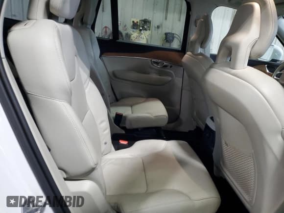 ✅ 2021 Volvo XC90 Inscription Expression • VIN: YV4BR00K8M1758598 • Lot: 82122045. Listed on Copart with 61,078 mi. Free auction sales archive from the USA and detailed vehicle history report at DreamBid. Image 11.