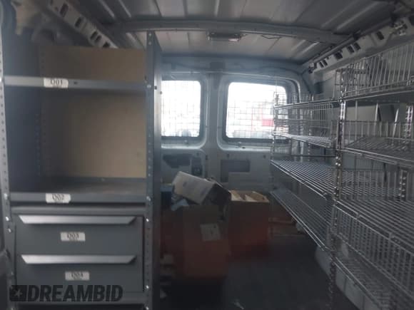 ✅ 2013 Chevrolet Express Cargo • VIN: 1GCSGAFX4D1181361 • Lot: 42736449. Wystawiony na IAAI z przebiegiem 245 726 mil. Bezpłatny archiwum sprzedaży aukcyjnych z USA i szczegółowy raport historii pojazdu na DreamBid. Zdjęcie 8.