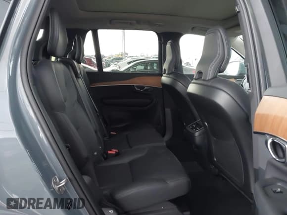 ✅ 2023 Volvo XC90 Plus • VIN: YV4062PN8P1989176 • Лот: 41957832. Опубликован ранее на IAAI с пробегом 27 838 миль. Бесплатный доступ к архиву аукционных продаж из США и подробный отчёт об истории автомобиля на DreamBid. Изображение 8.