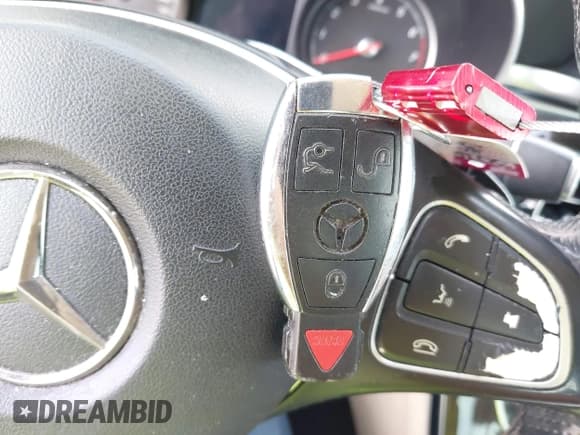 ✅ 2016 Mercedes-Benz C 300 • VIN: 55SWF4JB7GU141030 • Lot: 43540992. Wystawiony na IAAI z przebiegiem 132 550 mil. Bezpłatny archiwum sprzedaży aukcyjnych z USA i szczegółowy raport historii pojazdu na DreamBid. Zdjęcie 11.