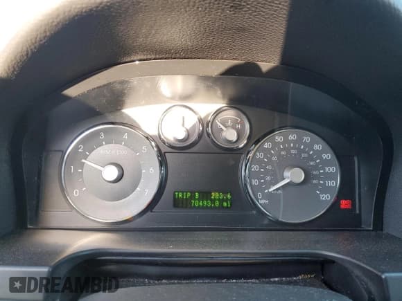 ✅ 2006 Mercury Milan • VIN: 3MEFM07146R666945 • Lot: 49838285. Listed on Copart with 70,493 mi. Free auction sales archive from the USA and detailed vehicle history report at DreamBid. Image 9.