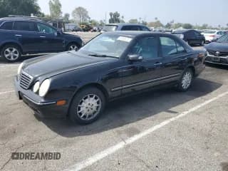 ✅ 2002 Mercedes-Benz E 320 • VIN: WDBJF82JX2X064384 • Lot: 53058325. Wystawiony na Copart z przebiegiem 188 440 mil. Bezpłatny archiwum sprzedaży aukcyjnych z USA i szczegółowy raport historii pojazdu na DreamBid. Zdjęcie 1.