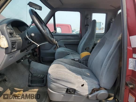 ✅ 1997 Ford F-250 • VIN: 1FTHX26H3VEC25689 • Lot: 67175975. Wystawiony na Copart z przebiegiem 219 753 mil. Bezpłatny archiwum sprzedaży aukcyjnych z USA i szczegółowy raport historii pojazdu na DreamBid. Zdjęcie 7.