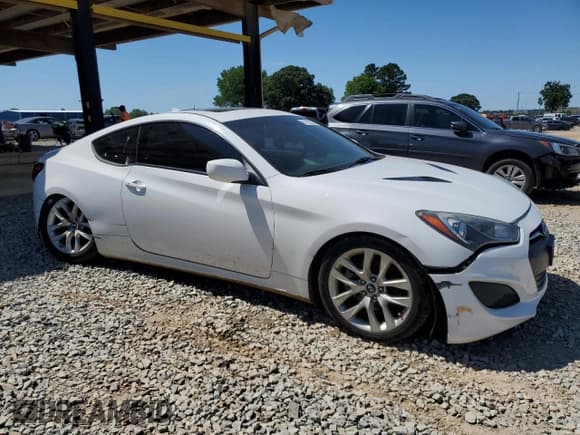 ✅ 2013 Hyundai Genesis Coupe 2.0T • VIN: KMHHT6KD8DU083460 • Lot: 57957635. Wystawiony na Copart z przebiegiem 166 354 mil. Bezpłatny archiwum sprzedaży aukcyjnych z USA i szczegółowy raport historii pojazdu na DreamBid. Zdjęcie 4.