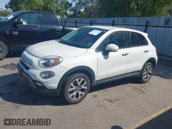 ✅ 2016 FIAT 500X Trekking • VIN: ZFBCFYCT5GP377766 • Lot: 42574064. Listed on IAAI with 187,311 mi. Free auction sales archive from the USA and detailed vehicle history report at DreamBid. Image 2.