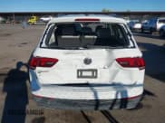 ✅ 2019 Volkswagen Tiguan SE • VIN: 3VV3B7AXXKM067038 • Lot: 43551584. Wystawiony na IAAI z przebiegiem 78 977 mil. Bezpłatny archiwum sprzedaży aukcyjnych z USA i szczegółowy raport historii pojazdu na DreamBid. Zdjęcie 6.