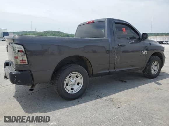 2017 Ram 1500 Tradesman z VIN 3C6JR6AG2HG791672, wystawiony jako Copart lot #60555785 z przebiegiem 174 891 mil mil oraz Czysty tytuł • Clean title. Historia ofert i sprzedaży dostępna na DreamBid. Obrazek 3.