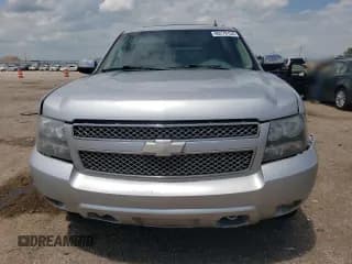 ✅ 2013 Chevrolet Suburban LTZ • VIN: 1GNSKKE70DR297316 • Lot: 60279134. Wystawiony na Copart z przebiegiem 284 131 mil. Bezpłatny archiwum sprzedaży aukcyjnych z USA i szczegółowy raport historii pojazdu na DreamBid. Zdjęcie 5.
