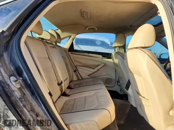 ✅ 2016 Volkswagen Passat SE • VIN: 1VWBT7A32GC055718 • Lot: 94017525. Listed on Copart with 166,130 mi. Free auction sales archive from the USA and detailed vehicle history report at DreamBid. Image 10.