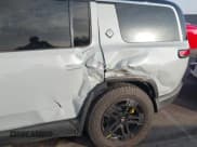 ✅ 2023 Rivian R1S Adventure • VIN: 7PDSGABA0PN019590 • Lot: 43838169. Wystawiony na IAAI z przebiegiem 173 mil. Bezpłatny archiwum sprzedaży aukcyjnych z USA i szczegółowy raport historii pojazdu na DreamBid. Zdjęcie 6.