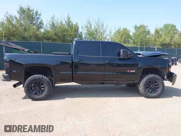 ✅ 2017 Chevrolet Silverado 2500HD LT • VIN: 1GC1KVEY2HF115380 • Lot: 42371106. Listed on IAAI with 85,281 mi. Free auction sales archive from the USA and detailed vehicle history report at DreamBid. Image 13.