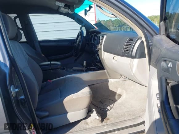 ✅ 2007 Toyota 4Runner SR5 • VIN: JTEZU14R670095745 • Lot: 43453353. Wystawiony na IAAI z przebiegiem 251 124 mil. Bezpłatny archiwum sprzedaży aukcyjnych z USA i szczegółowy raport historii pojazdu na DreamBid. Zdjęcie 5.