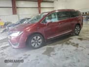 ✅ 2018 Chrysler Pacifica Hybrid Limited • VIN: 2C4RC1N71JR144884 • Lot: 95521335. Wystawiony na Copart z przebiegiem 132 897 mil. Bezpłatny archiwum sprzedaży aukcyjnych z USA i szczegółowy raport historii pojazdu na DreamBid. Zdjęcie 1.