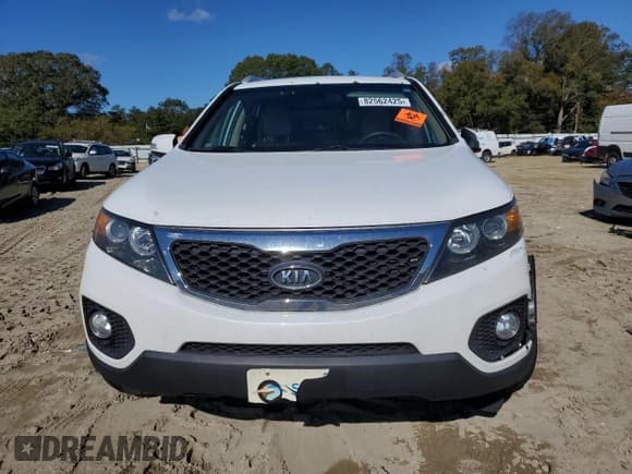 ✅ 2013 Kia Sorento LX • VIN: 5XYKT3A61DG422931 • Lot: 82562425. Listed on Copart with 144,923 mi. Free auction sales archive from the USA and detailed vehicle history report at DreamBid. Image 5.