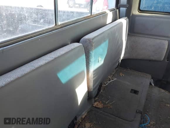 1996 Dodge Dakota with VIN 1B7GG23Y5TS686083, listed as a IAAI auction lot 42586379 with 120,542 mi miles and . Bid and sale history available at DreamBid. Image 8.