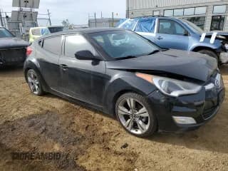 ✅ 2014 Hyundai Veloster • VIN: KMHTC6AD3EU195239 • Lot: 81415784. Wystawiony na Copart z przebiegiem 143 856 mil. Bezpłatny archiwum sprzedaży aukcyjnych z USA i szczegółowy raport historii pojazdu na DreamBid. Zdjęcie 4.