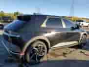 ✅ 2022 Hyundai Ioniq 5 SE • VIN: KM8KMDAF5NU101280 • Lot: 72783204. Wystawiony na Copart z przebiegiem 34 964 mil mil. Skorzystaj z bezpłatnego archiwum sprzedaży aukcyjnych z USA i zobacz szczegółowy raport historii pojazdu na DreamBid. Zdjęcie 3.