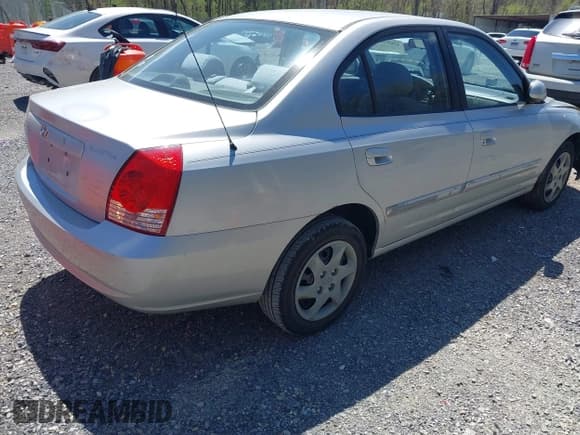 ✅ 2005 Hyundai Elantra GLS • VIN: KMHDN46D65U035819 • Lot: 42031437. Wystawiony na IAAI z przebiegiem 122 341 mil. Bezpłatny archiwum sprzedaży aukcyjnych z USA i szczegółowy raport historii pojazdu na DreamBid. Zdjęcie 4.