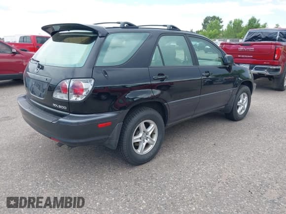 ✅ 2002 Lexus RX 300 • VIN: JTJHF10U520249355 • Lot: 42629013. Listed on IAAI with 169,564 mi. Free auction sales archive from the USA and detailed vehicle history report at DreamBid. Image 4.