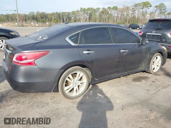 ✅ 2013 Nissan Altima SL • VIN: 1N4BL3AP7DC194128 • Lot: 43879739. Wystawiony na IAAI z przebiegiem 119 825 mil. Bezpłatny archiwum sprzedaży aukcyjnych z USA i szczegółowy raport historii pojazdu na DreamBid. Zdjęcie 4.