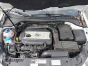 ✅ 2013 Volkswagen Golf GTI • VIN: WVWGV7AJ5DW136286 • Lot: 43704695. Wystawiony na IAAI z przebiegiem 157 249 mil. Bezpłatny archiwum sprzedaży aukcyjnych z USA i szczegółowy raport historii pojazdu na DreamBid. Zdjęcie 10.