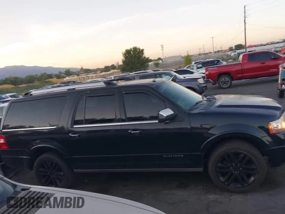 ✅ 2015 Ford Expedition Max Platinum • VIN: 1FMJK1MT7FEF02262 • Lot: 42952763. Listed on IAAI with 182,942 mi. Free auction sales archive from the USA and detailed vehicle history report at DreamBid. Image 13.